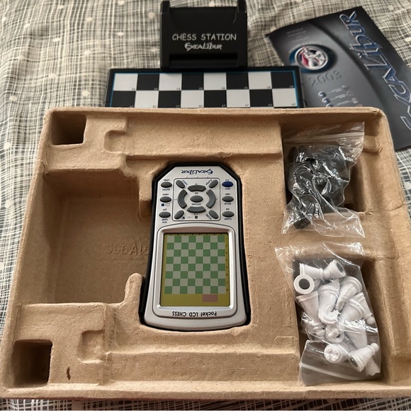 Excalibur electronic Chess Station 2 in 1 Chess Computer Game - Picture 5 of 7